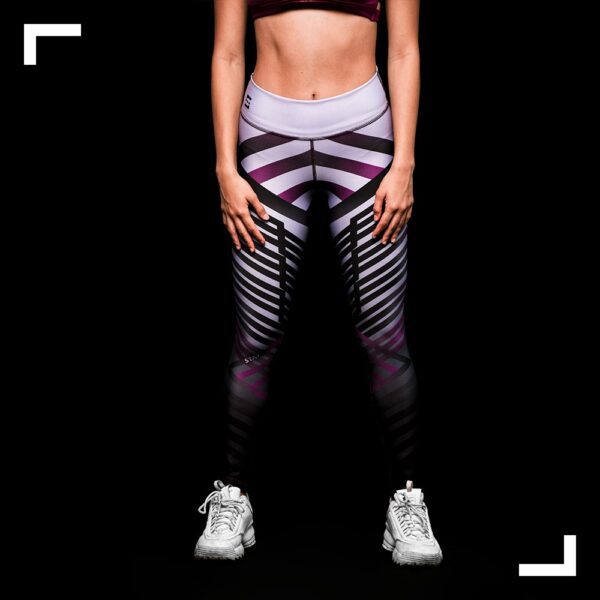 STAY LEGGINS PRETINA BAJA ESTAMPADA / LINEAS MORADAS TALLA S