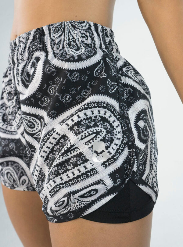 NORULES SHORT CON LYCRA | MANDALA BLANCO Y NEGRO